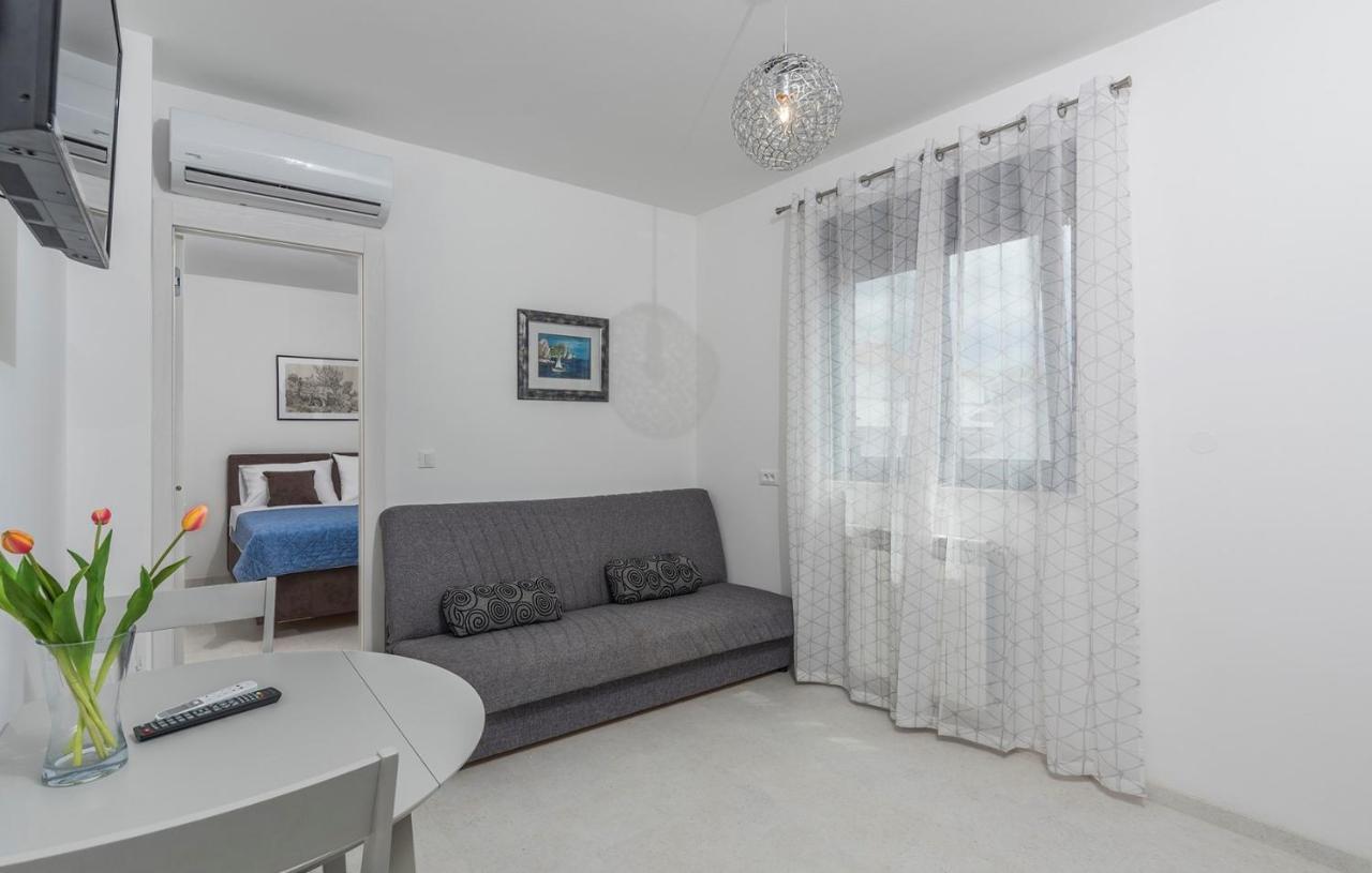 Apartments Zrnic Πόρετς Δωμάτιο φωτογραφία